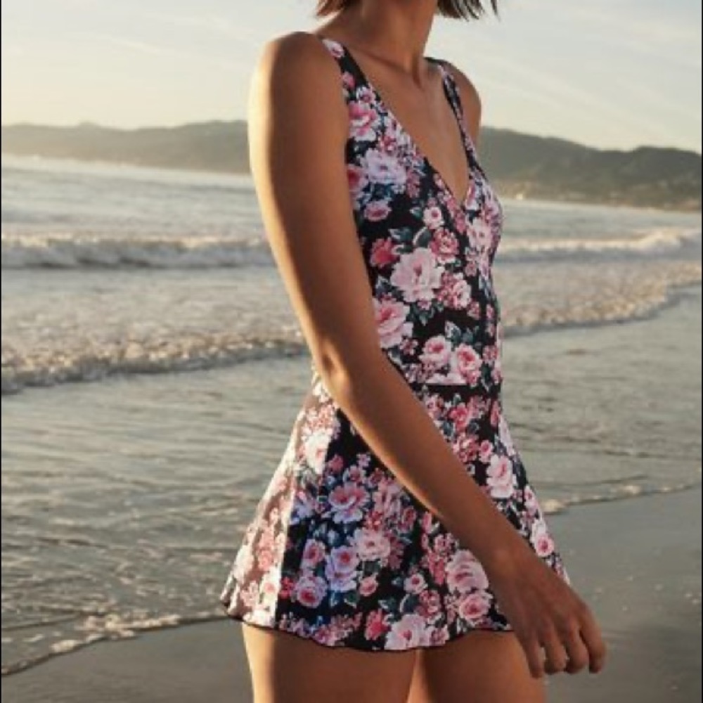 Longtall Sally Floral Skirt Suit Swimsuit Size 6